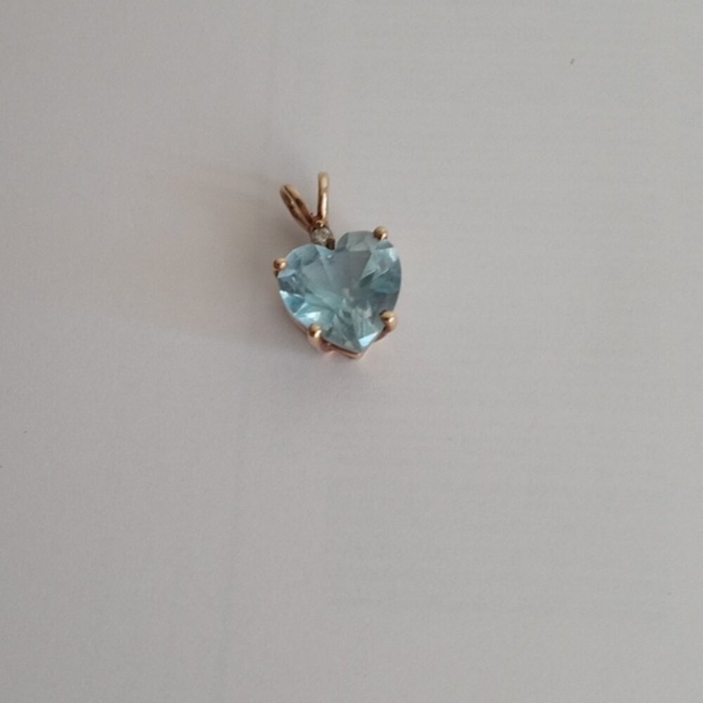 10K gold Blue Topaz pendant